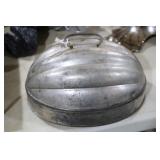 VINTAGE ALUMINUM STEAMED PUDDING MOLD