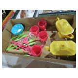 VTG CHILDS FLATWARE , CUPS, SUGAR /CREAMER SET
