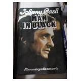 JOHNNY CASH MAN IN BLACK BOOK