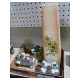 COLLECTION VASE & CHRISTMAS VILLAGES