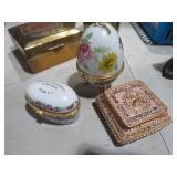 COLLECTION OF VANITY TRINKET BOXES