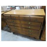 BROYHILL 3 DWR CHEST