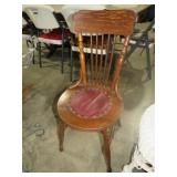 ANTIQUE TIGER OAK W/ LEATHER SEAT CHAIR