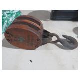 VINTAGE DOUBLE PULLY WITH HOOK