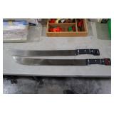 2 MACHETES