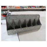 METAL WALL HANGING ORGANIZER