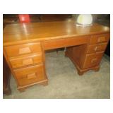 SOLID OAK 6 DWR KNEE HOLE DESK