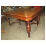 SOLID WOOD DINING TBL W/ STRETCHER BASE