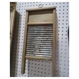 METAL & WOOD WASHBOARD