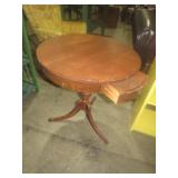 VTG WOOD 1 DWR CENTER PEDESTAL TBL