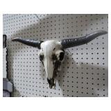 COW SKULL W/HORNS