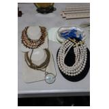 ALL PEARLS, STONES, MAGNIFYER, DISPLAYS
