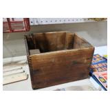 ANTIQUE GENUINE BOYDS CAPS ADV BOX