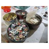 COLL. VTG BUTTONS IN OLD TINS