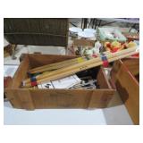 CROQUET SET W/ WOOD HOLIDAY INN BOX