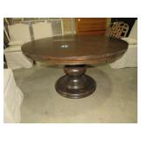 BEAUTIFUL ROUND POEDASTAL TABLE