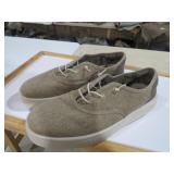 NEW HEY DUDES SZ 11 MENS SHOES