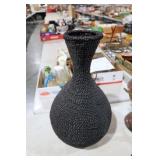 NICE WOVEN VASE DECOR PIECE