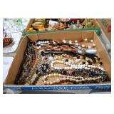 VTG NECKLACE COLLECTION