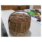 VTG HAND WOVEN LIDDED BASKET