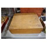 ANTIQUE LIFT TOP DOVETAIL WOOD BOX