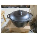 NEW LODGE CAST IRON 5 QT DUTCH OVEN W/ LID