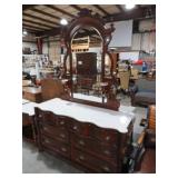 PULASKI CO. CHERRY FINISH 6DWR MARBLE TOP DRESSER