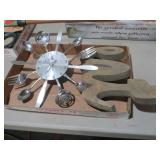 KITCHEN CLOCK & WOOD EAT ADV SIGN