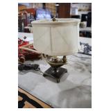 UNIQUE VINTAGE 12' GENIE TABLE LAMP