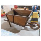 SMALL WHEELBARROW PLANTER