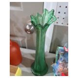 L.E. SMITH GREEN SWUNG VASE