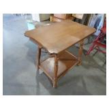 VTG MAPLE  2 TIER TABLE