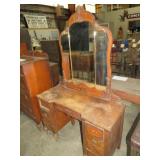 ANTIQUE 4 DWR VANITY DRESSER W/ MIRROR