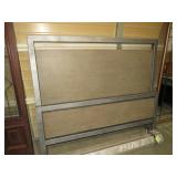 UNIVERSAL FUR. CO. QUEEN SZ METAL/WOOD BED W/ RAIL