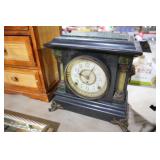 VINTAGE MANTLE CLOCK WITH PENDULUM