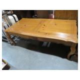 SOLID WOOD QUEEN ANNE LEG CENTER/COFFEE TBL