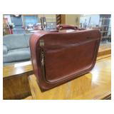 MONARCH  VTG LEATHER LIKE SUITCASE