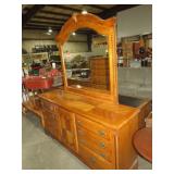 SOLID WOOD 6 DWR/1DR DRESSER W/ MIRROR