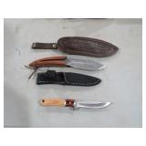 (2) HUNTING KNIVES W/ SHEATHS