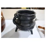 HEAVY 3 LEG KETTLE/CAULDRON
