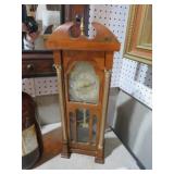 VINTAGE UNITED WOOD CLOCK & PENDULUM