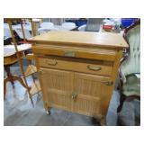 WHT CLAD 2DR/1DWR W/ PULLOUT SHELF KITCHEN ISLAND