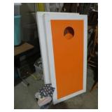 UT ORANGE & WHITE CORN HOLE GAME W/ BEAN BAGS