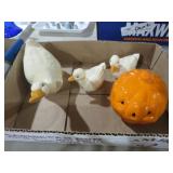 COLL. CERAMIC DUCKS & PUMPKIN
