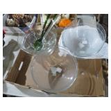COLLECTION OF GLASS SERVING BOWLS & PLASTIC LADLES