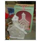 PRECIOUS MOMENTS PORCELAIN HOLIDAY NIGHTLIGHT