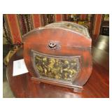METAL & WOOD LIFT TOP TRUNK