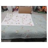 VINTAGE FULL SIZE QUILT