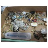 COLLECTION OF ESTATE BRACLETS AND PINS AND MISC