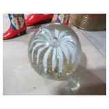 2LB WHITE FLOWER ART GLASS PAPERWEIGHTT